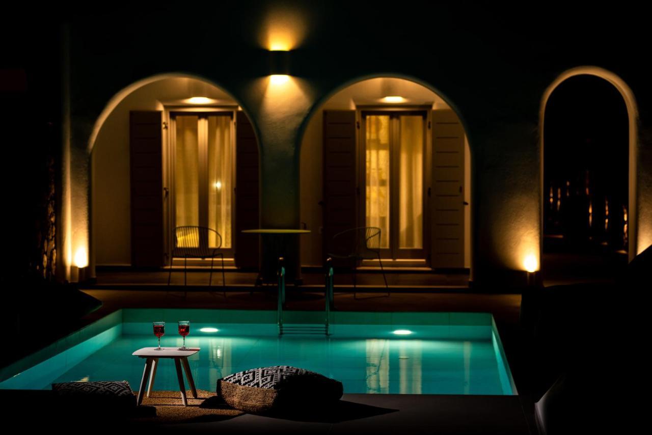 Modern Dome Homes Of Santorini 佩里萨 外观 照片